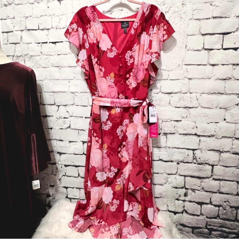 Adrianna Papell Faux Wrap Dresss 24W
Great Spring Dress 🌷🌸🌼